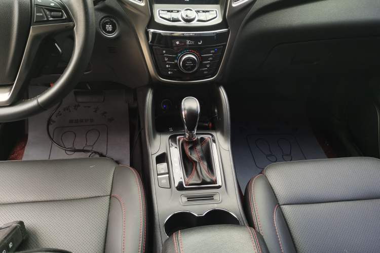 Used CHANGAN CS75 2016 1.8T Automatic Elite Model China V Standard Gear Lever