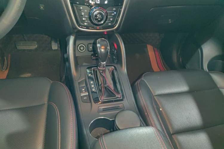 Used CHANGAN CS75 2016 1.8T Automatic Elite Model China V Standard Gear Lever