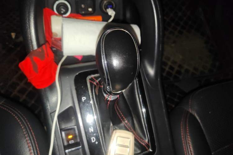 Used CHANGAN CS75 2016 1.8T Automatic Elite Model China V Standard Gear Lever