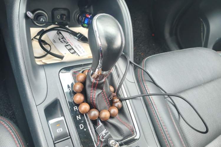 Used CHANGAN CS75 2016 1.8T Automatic Elite Model China V Standard Gear Lever
