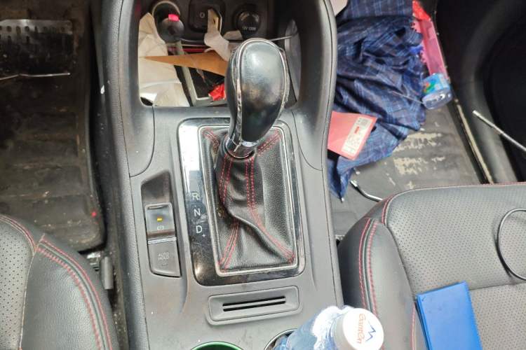 Used CHANGAN CS75 2016 1.8T Automatic Elite Model China V Standard Gear Lever