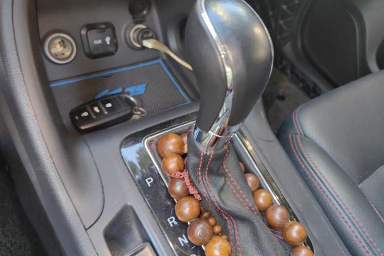 Used CHANGAN CS75 2016 1.8T Automatic Elite Model China V Standard Gear Lever