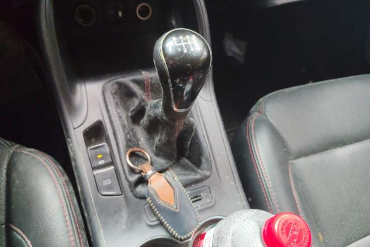 Used CHANGAN CS75 2016 2.0L Manual Luxury Version China IV Standard Gear Lever