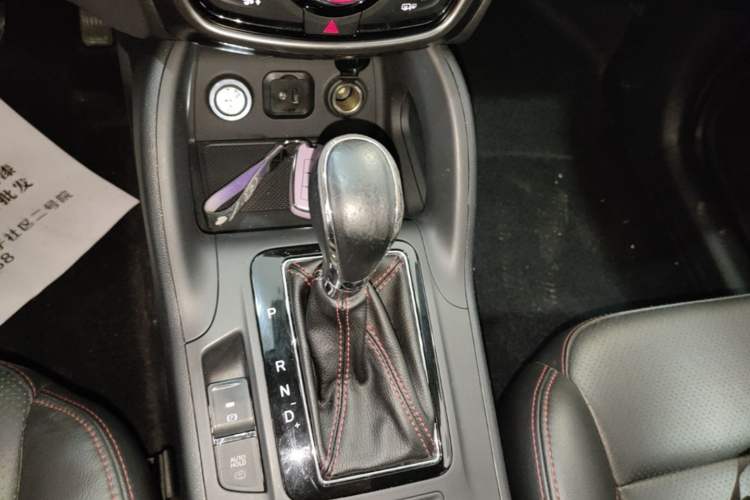Used CHANGAN CS75 2016 1.8T Automatic Elite Model China V Standard Gear Lever