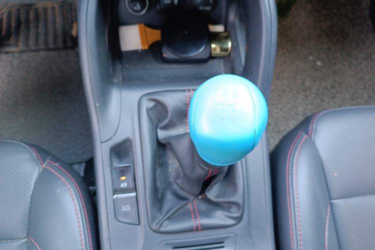Used CHANGAN CS75 2016 2.0L Manual Luxury Version China V Standard Gear Lever
