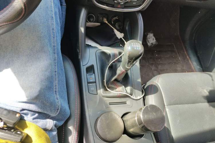 Used CHANGAN CS75 2016 2.0L Manual Luxury Version China V Standard Gear Lever