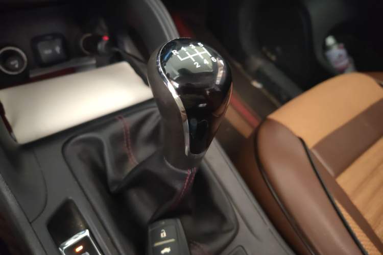 Used CHANGAN CS75 2016 1.5T Manual FENGSHANG Model Gear Lever