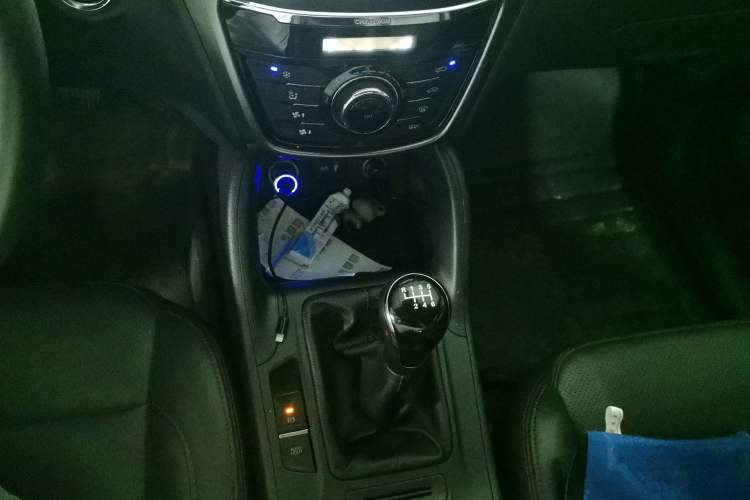Used CHANGAN CS75 2016 2.0L Manual Luxury Version China V Standard Gear Lever