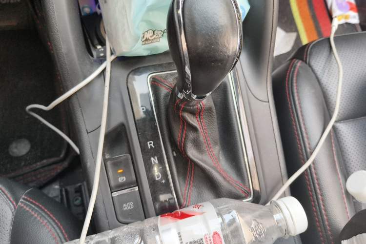 Used CHANGAN CS75 2016 1.8T Automatic Elite Model China IV Standard Gear Lever