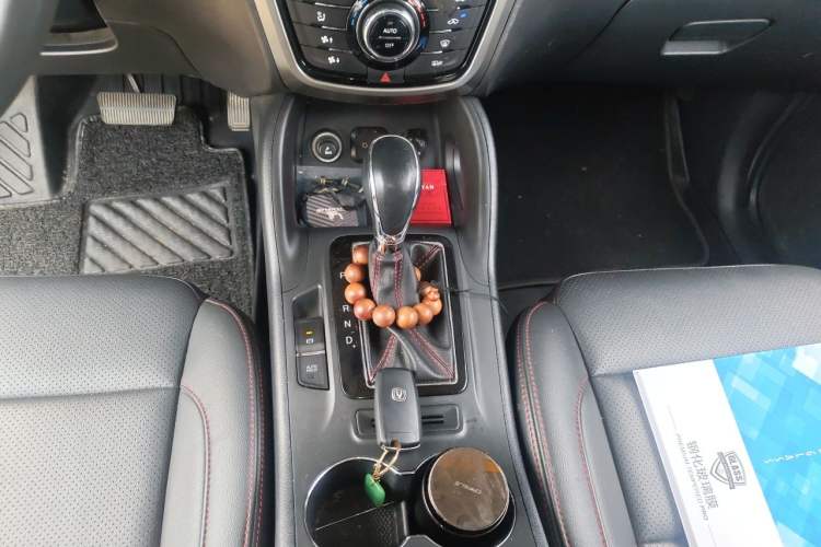 Used CHANGAN CS75 2016 1.8T Automatic Elite Model China V Standard Gear Lever