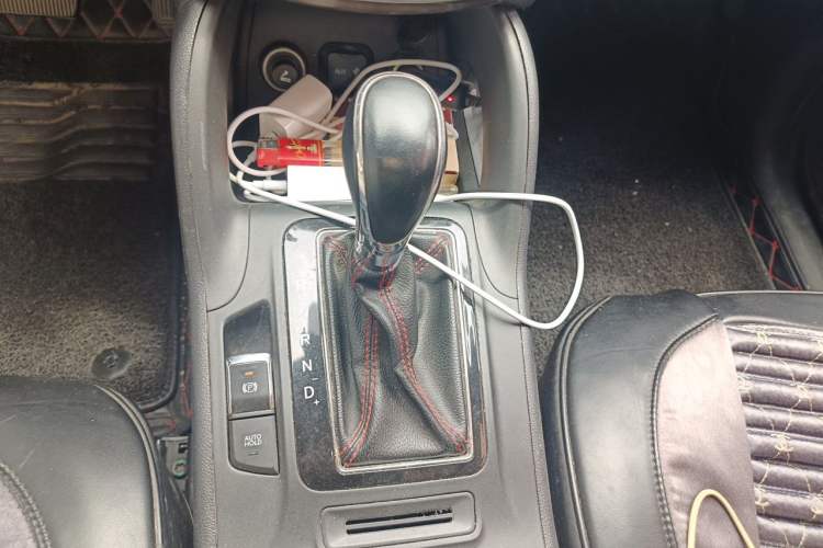 Used CHANGAN CS75 2016 1.8T Automatic Elite Model China V Standard Gear Lever