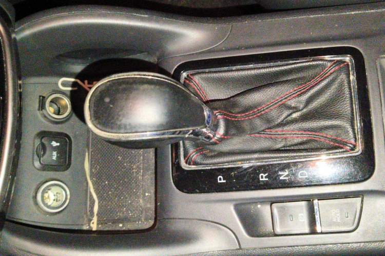 Used CHANGAN CS75 2016 1.8T Automatic Elite Model China V Standard Gear Lever