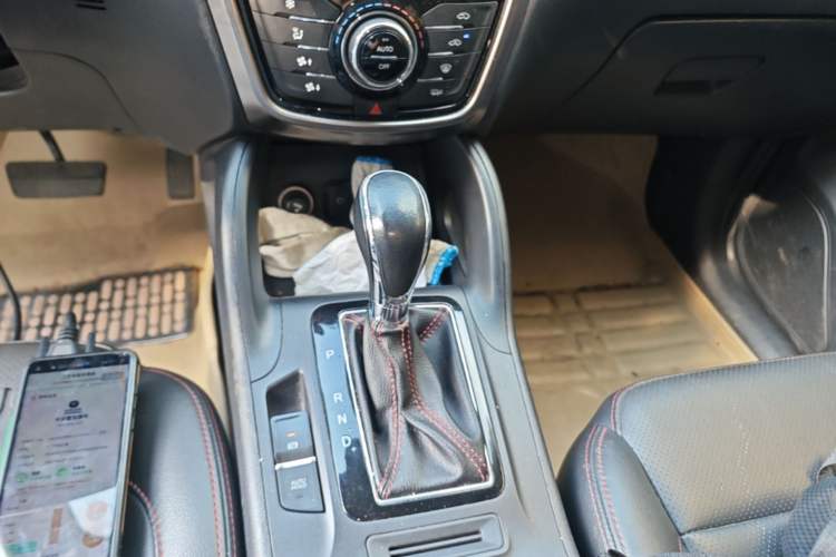 Used CHANGAN CS75 2016 1.8T Automatic Elite Model China V Standard Gear Lever