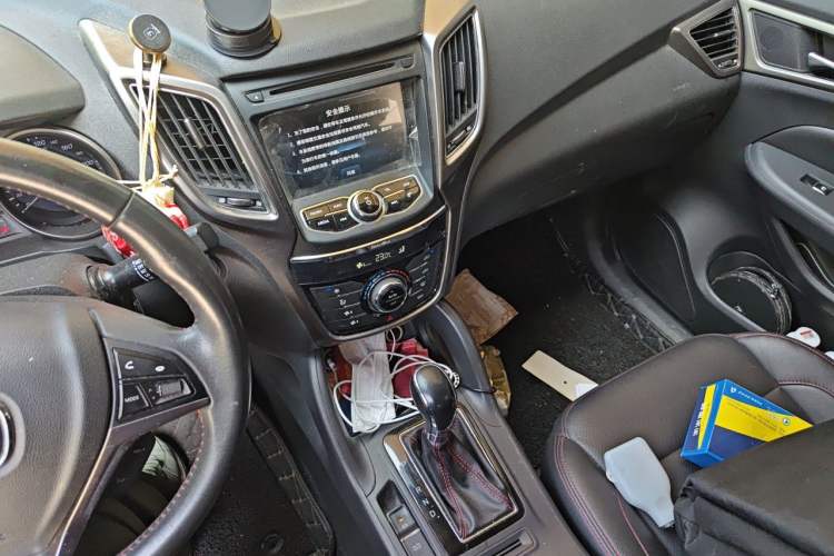 Used CHANGAN CS75 2016 1.8T Automatic Elite Model China V Standard Gear Lever