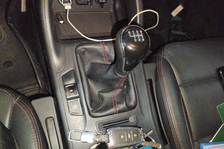 Used CHANGAN CS75 2016 2.0L Manual Luxury Version China V Standard Gear Lever