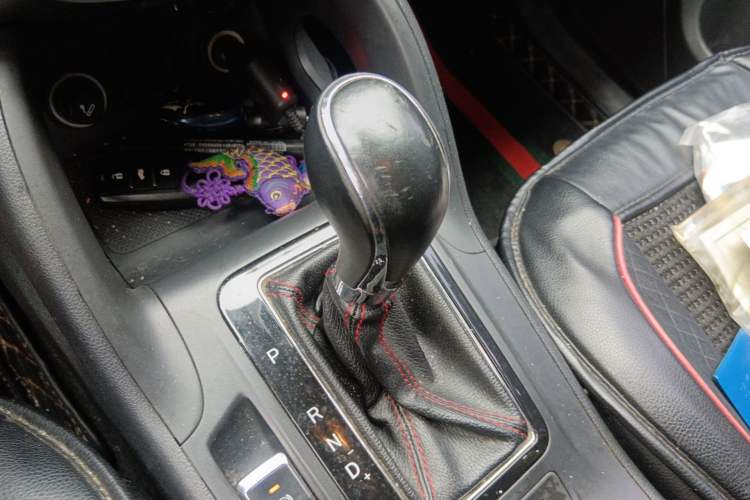 Used CHANGAN CS75 2016 1.8T Automatic Elite Model China V Standard Gear Lever