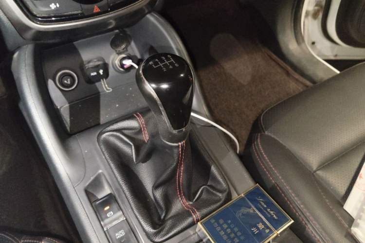 Used CHANGAN CS75 2016 2.0L Manual Luxury Version China V Standard Gear Lever