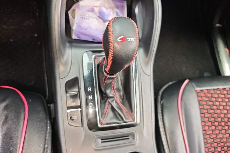 Used CHANGAN CS75 2016 1.8T Automatic Elite Model China V Standard Gear Lever