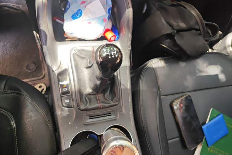 Used CHANGAN CS75 2016 2.0L Manual Luxury Version China IV Standard Gear Lever