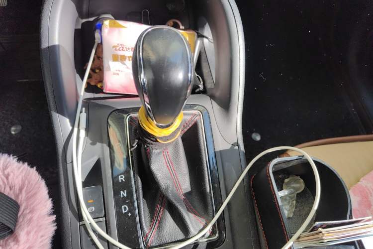 Used CHANGAN CS75 2016 1.8T Automatic Elite Model China IV Standard Gear Lever