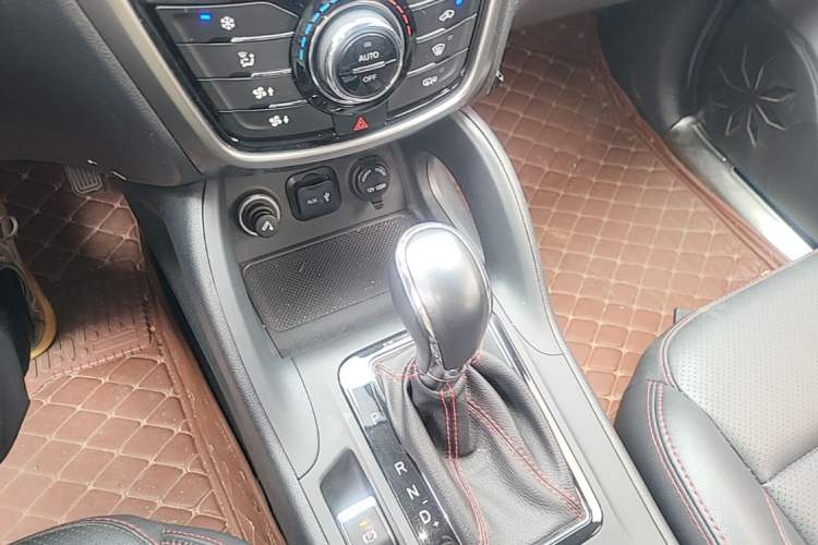 Used CHANGAN CS75 2016 1.8T Automatic Elite Model China V Standard Gear Lever