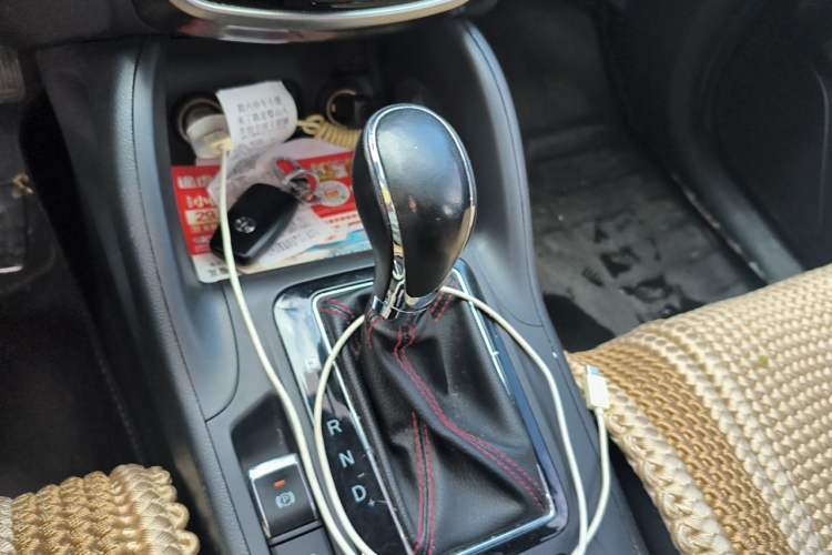 Used CHANGAN CS75 2016 1.8T Automatic Elite Model China V Standard Gear Lever