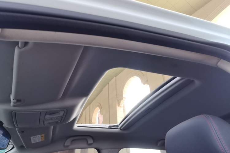 Used CHANGAN CS75 2016 2.0L Manual Luxury Version China V Standard Headliner