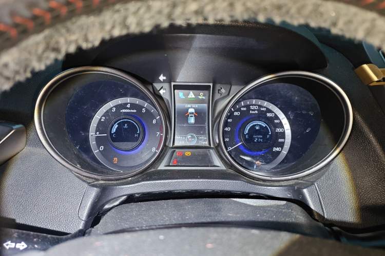 Used CHANGAN CS75 2016 2.0L Manual Luxury Version China V Standard Instrument Cluster