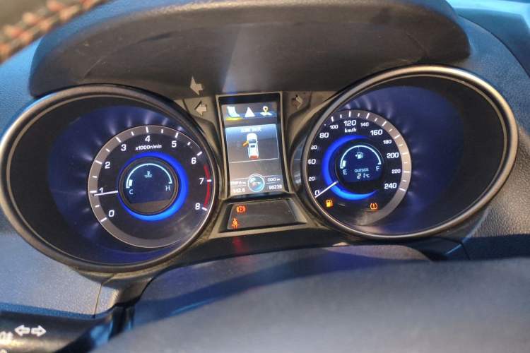 Used CHANGAN CS75 2016 2.0L Manual Luxury Version China V Standard Instrument Cluster