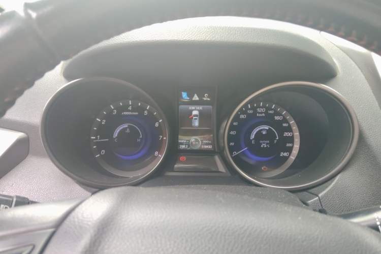 Used CHANGAN CS75 2016 2.0L Manual Luxury Version China V Standard Instrument Cluster