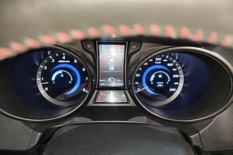 Used CHANGAN CS75 2016 2.0L Manual Luxury Version China V Standard Instrument Cluster