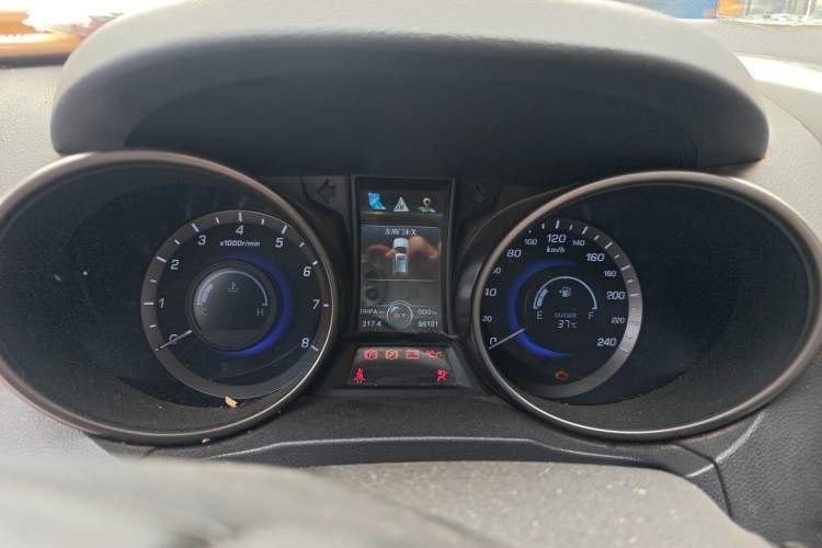 Used CHANGAN CS75 2016 2.0L Manual Luxury Version China V Standard Instrument Cluster