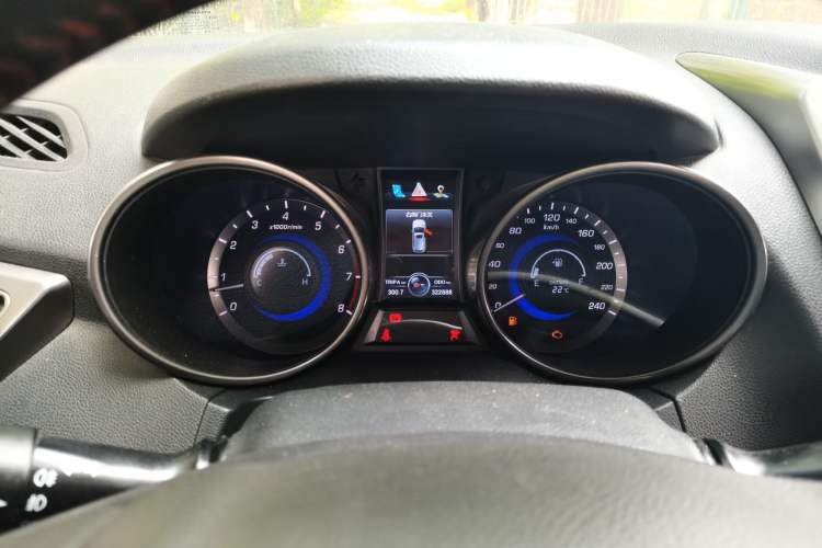 Used CHANGAN CS75 2016 2.0L Manual Luxury Version China V Standard Instrument Cluster