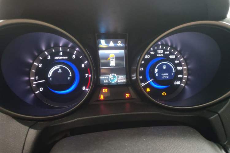 Used CHANGAN CS75 2016 2.0L Manual Luxury Version China IV Standard Instrument Cluster