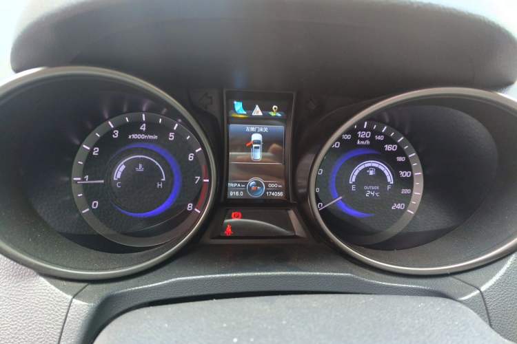 Used CHANGAN CS75 2016 2.0L Manual Luxury Version China V Standard Instrument Cluster