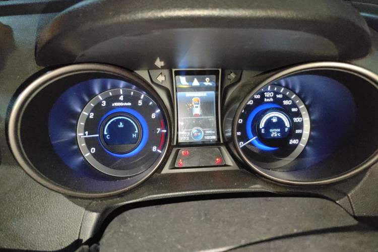 Used CHANGAN CS75 2016 2.0L Manual Luxury Version China V Standard Instrument Cluster
