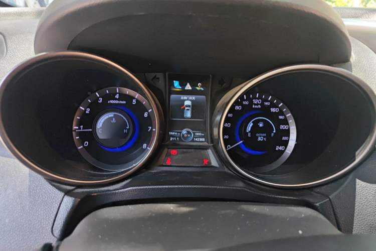 Used CHANGAN CS75 2016 2.0L Manual Luxury Version China IV Standard Instrument Cluster