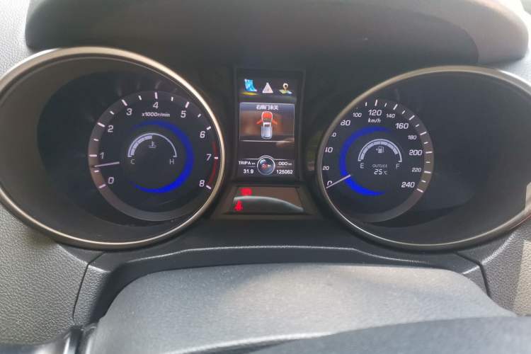 Used CHANGAN CS75 2016 2.0L Manual Luxury Version China V Standard Instrument Cluster
