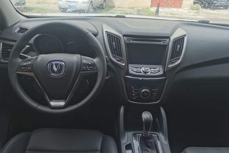 Used CHANGAN CS75 2016 1.8T Automatic Elite Model China V Standard Interior 1