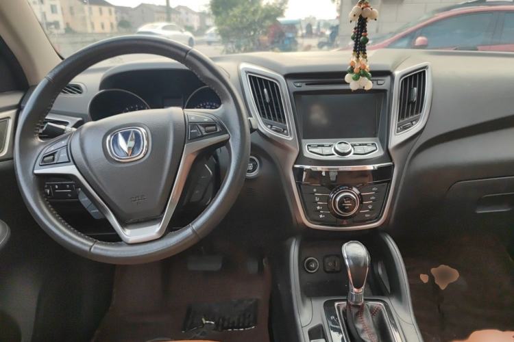 Used CHANGAN CS75 2016 1.8T Automatic Elite Model China IV Standard Interior 2