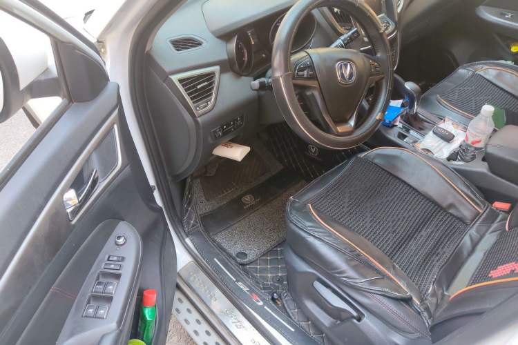 Used CHANGAN CS75 2016 1.8T Automatic Elite Model China V Standard Interior 3