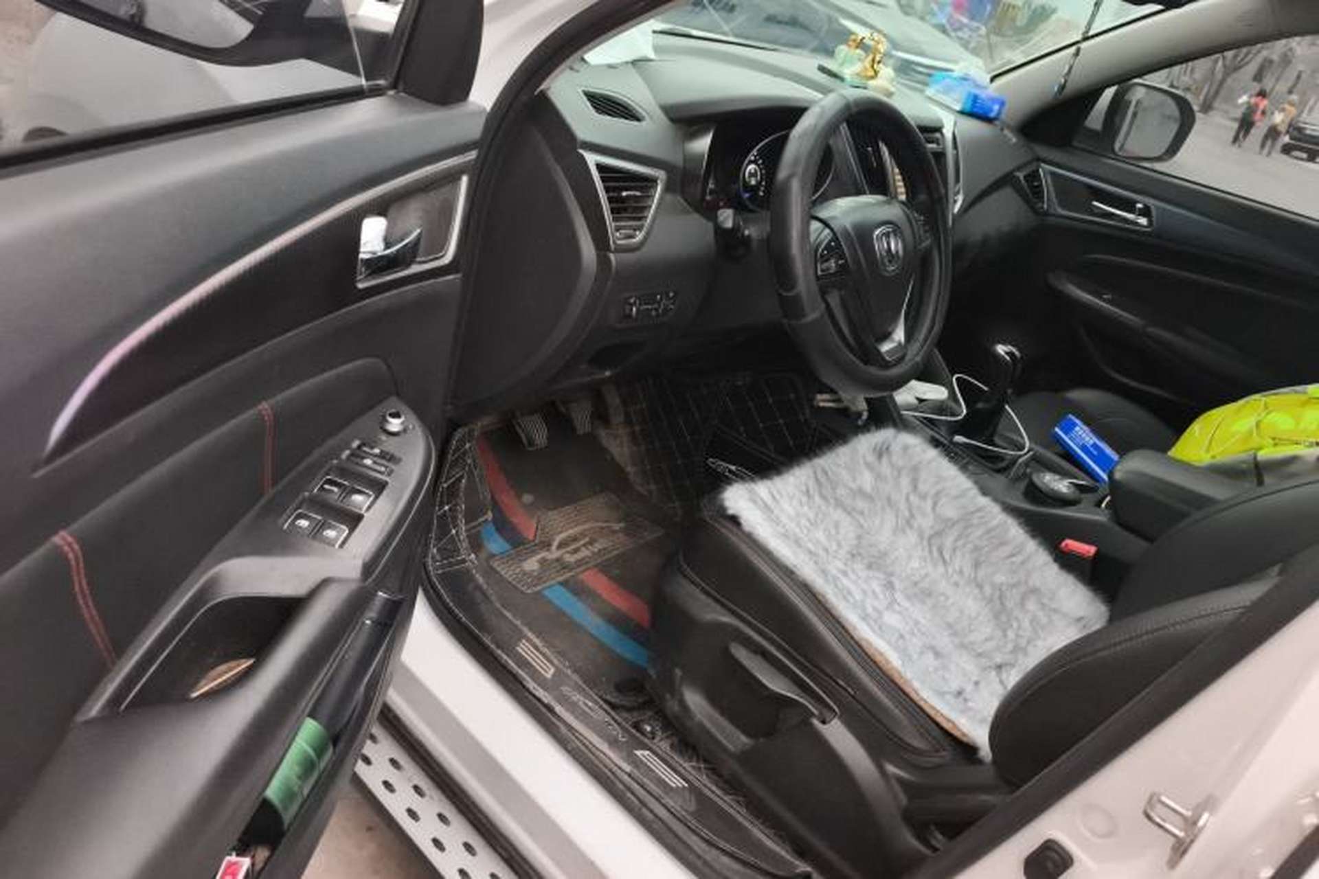 Used CHANGAN CS75 2016 2.0L Manual Luxury Version China V Standard Interior 3