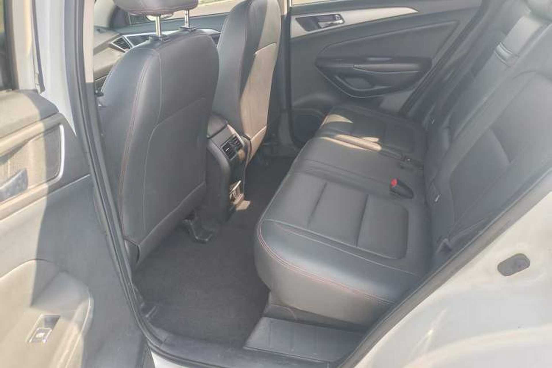 Used CHANGAN CS75 2016 2.0L Manual Luxury Version China V Standard Interior 3