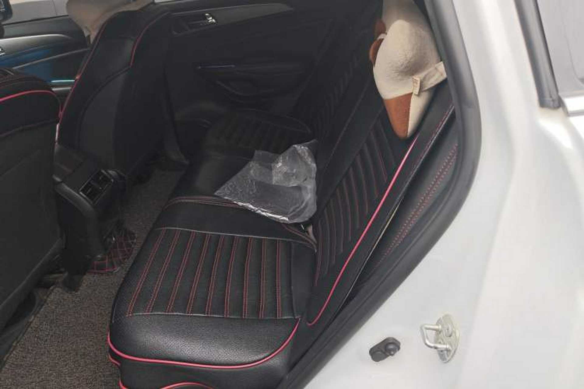 Used CHANGAN CS75 2016 1.5T Manual FENGSHANG Model Interior 4