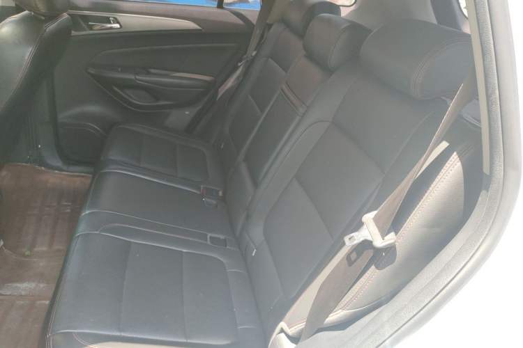 Used CHANGAN CS75 2016 1.8T Automatic Elite Model China V Standard Interior 4