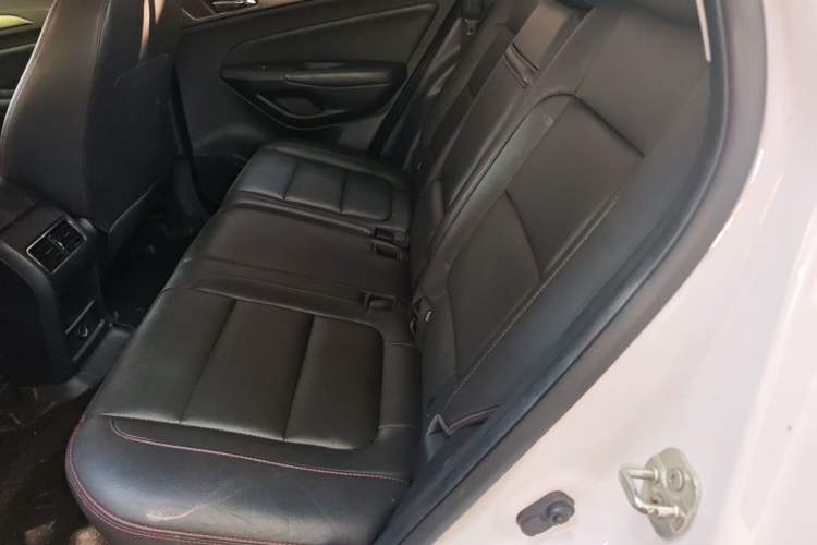Used CHANGAN CS75 2016 1.8T Automatic Elite Model China V Standard Interior 4