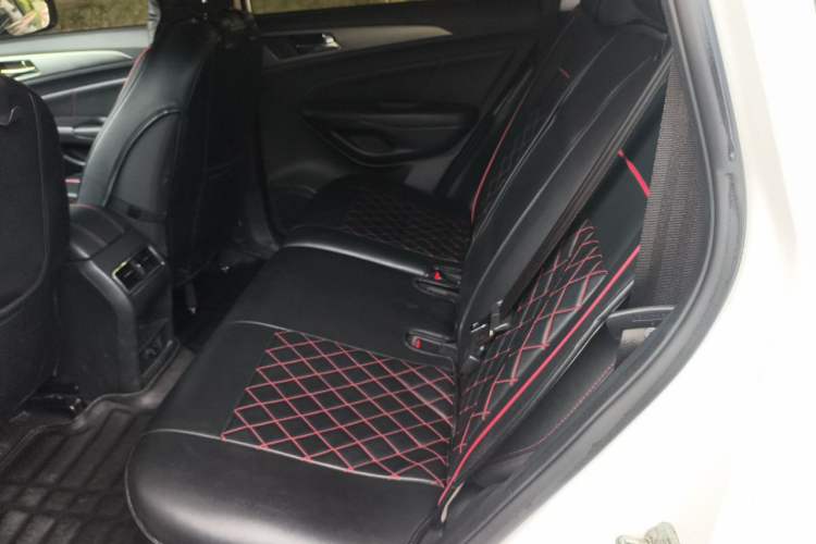 Used CHANGAN CS75 2016 1.8T Automatic Elite Model China V Standard Interior 4