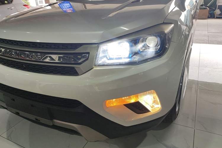 Used CHANGAN CS75 2016 1.8T Automatic Elite Model China IV Standard Left Front Headlight