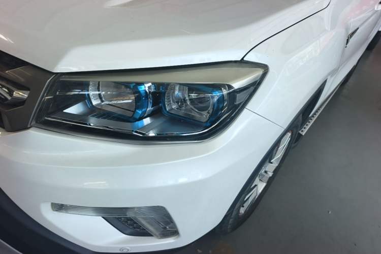 Used CHANGAN CS75 2016 2.0L Manual Luxury Version China V Standard Left Front Headlight
