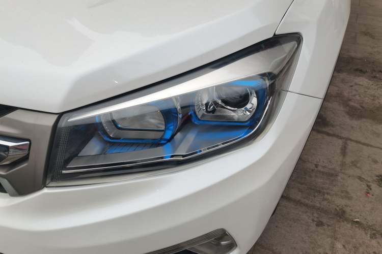 Used CHANGAN CS75 2016 1.8T Automatic Elite Model China V Standard Left Front Headlight